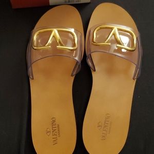 VALENTINO
Valentino Garavani VLogo Sandals